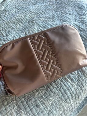lug Mauve Brown Woven Cosmetic Case
